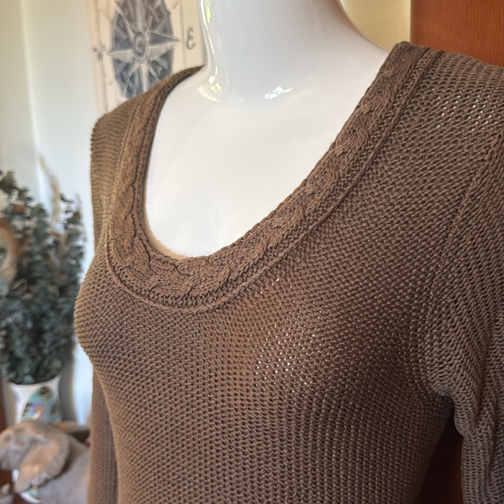 NWt northern reflections size small Women's Brown light Sweater. Holes